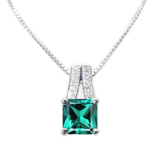 Emerald Pendant 02